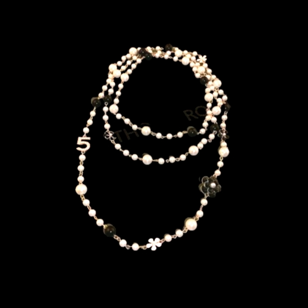 Black & White Pearl Long Baroque Necklace with Floral Charms - Picture 4 of 4
